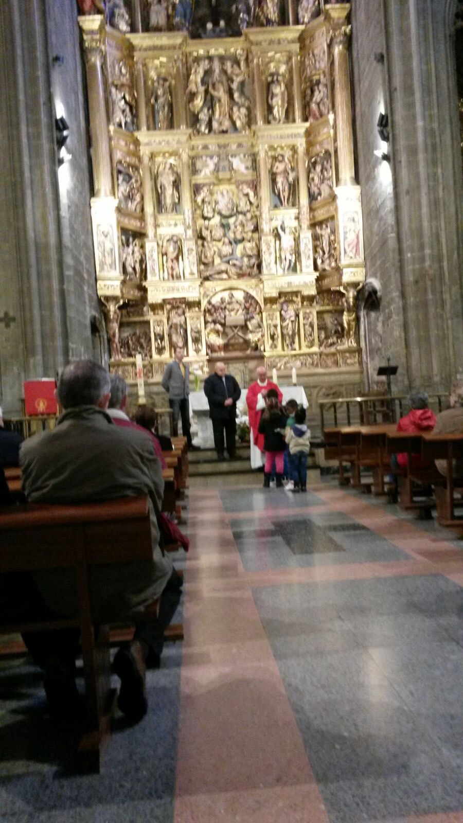 De heilige mis in de Santa Maria de Palacio.jpeg