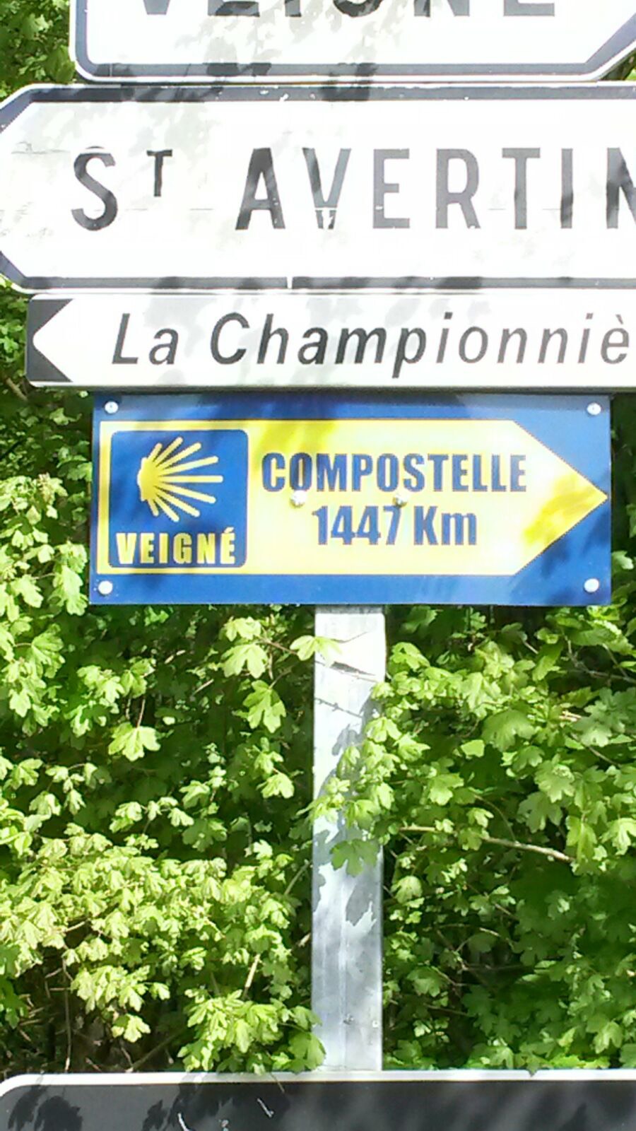 En als je dit bord een eindje voorbij Tours ziet, wordt je heel blij.jpeg
