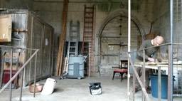 Het schuurtje achter de kathedraal van Poitiers