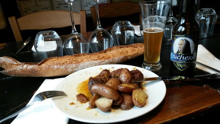 Plat du Jour. De stokbrood is  helemaal op gegaan.jpeg