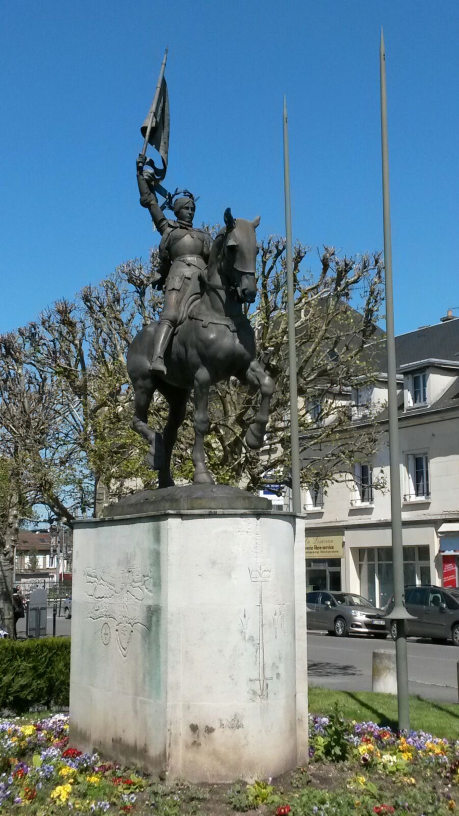 Standbeeld Jeanne d'Arc in Compiegne.jpeg